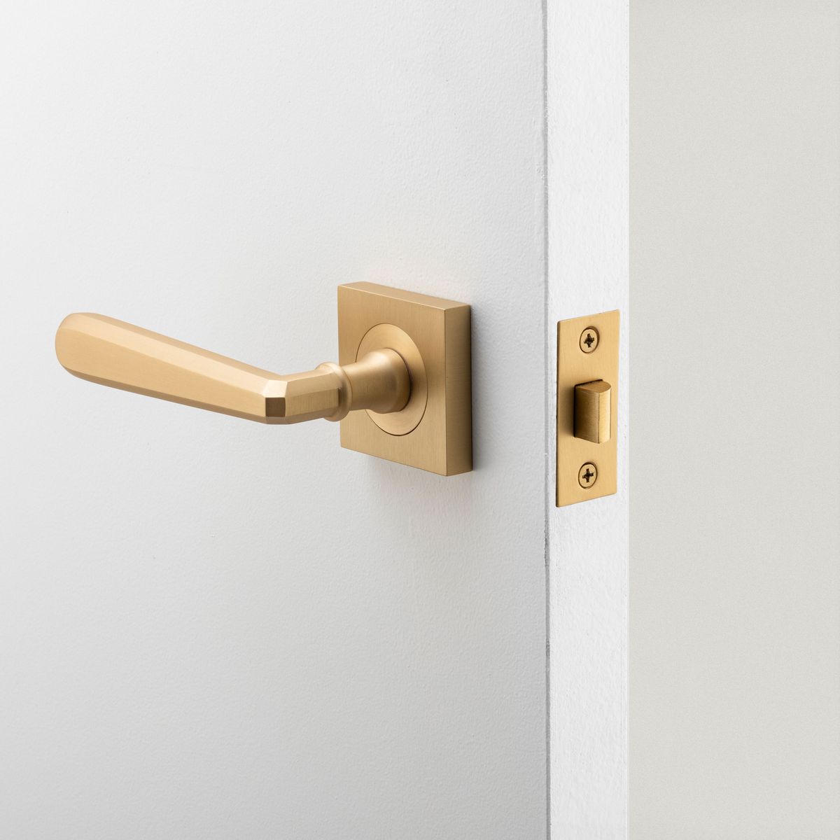 21196 - Copenhagen Lever - Square Rose - Brushed Brass - Passage