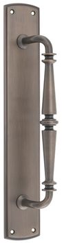 Sarlat Pull Handle on Backplate