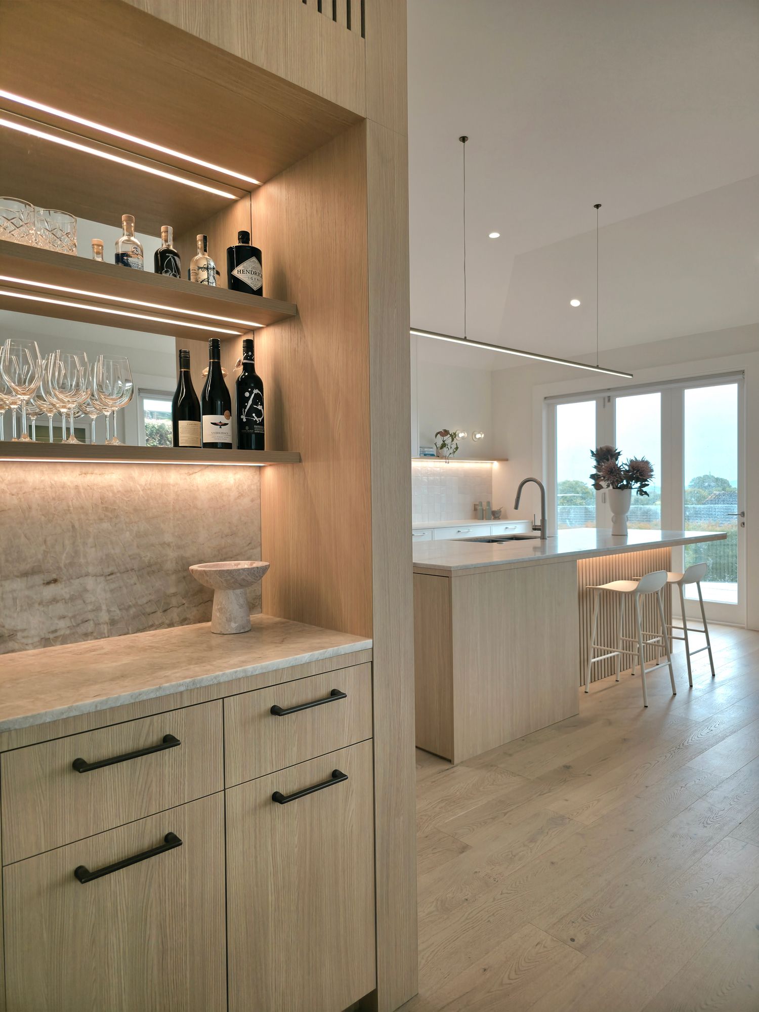 20896B - Baltimore Cabinet Pull with Backplate - CTC160mm - Brushed Brass