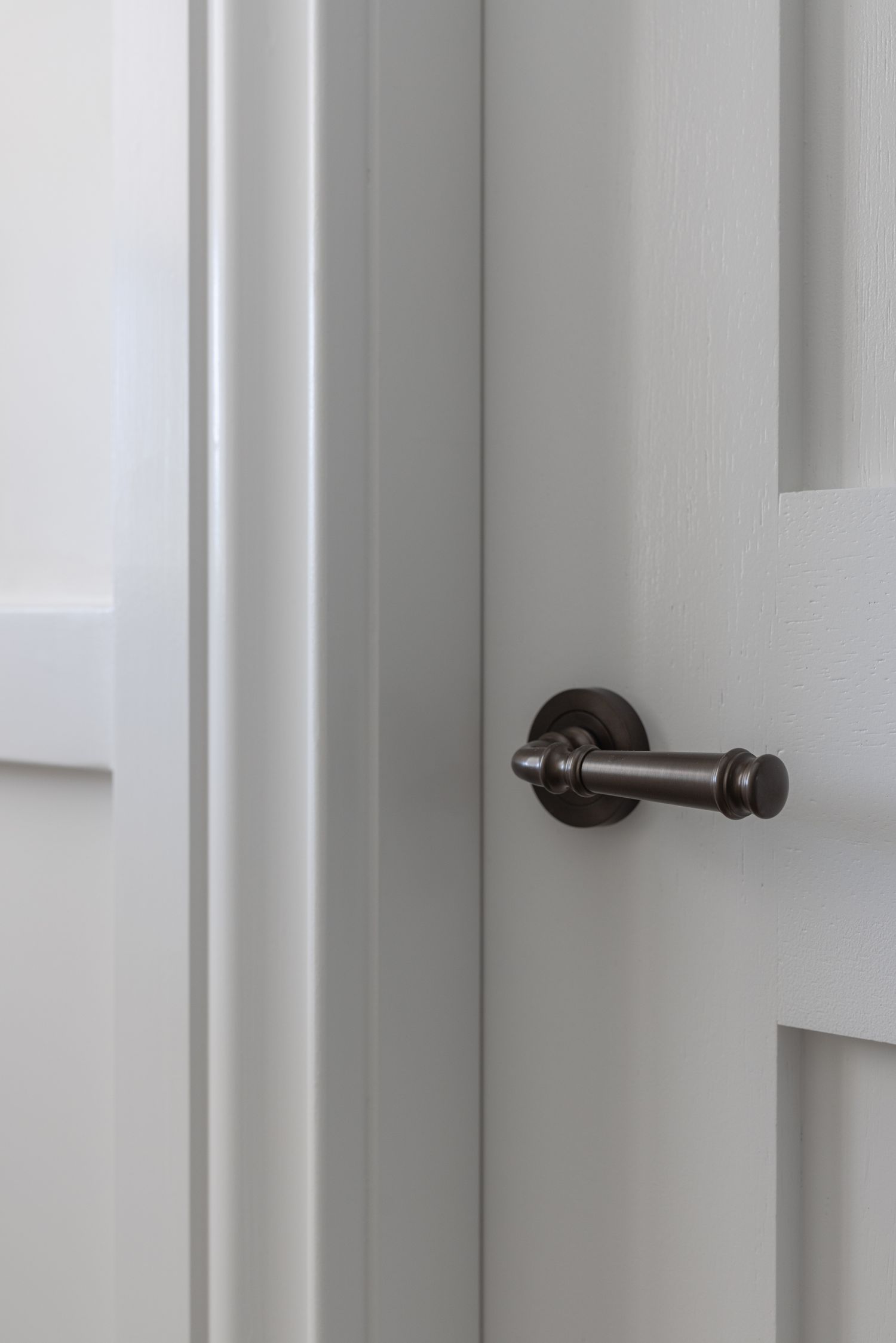 0602 - Verona Lever - Round Rose - Brushed Brass - Passage