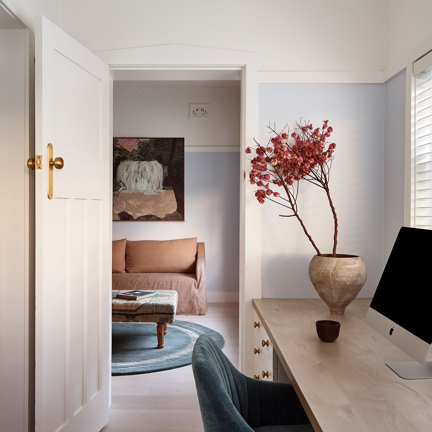 15334 - Cambridge Knob - Oval Backplate - Brushed Brass - Passage