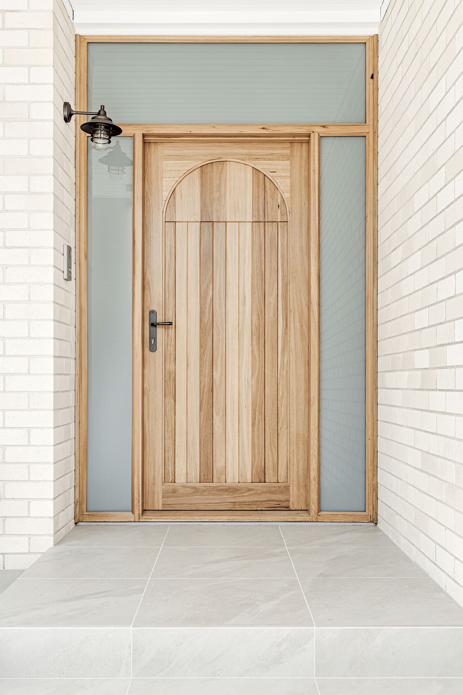 14230 - Verona Lever - Oval Backplate - Polished Nickel - Passage