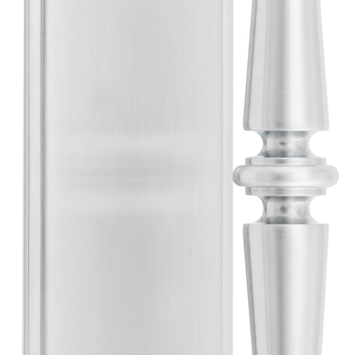 9345 - Sarlat Pull Handle on Backplate - Brushed Chrome