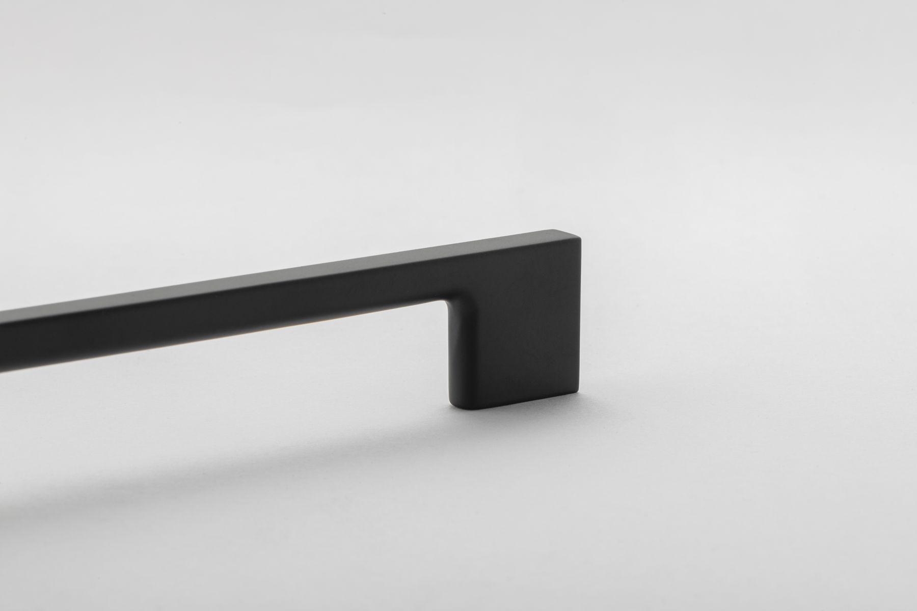 0528 - Cali Cabinet Pull - 160mm - Matt Black