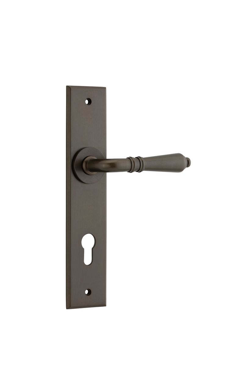 10780E85 - Sarlat Lever - Chamfered Backplate - Signature Brass - Entrance