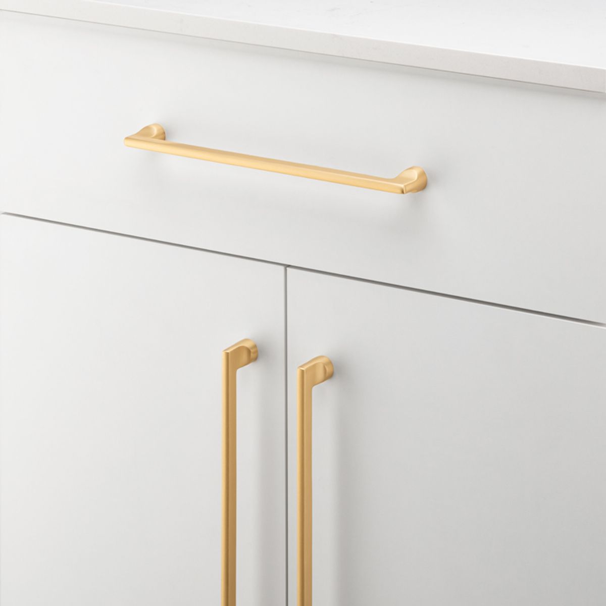 20901 - Baltimore Cabinet Pull - CTC256mm - Signature Brass