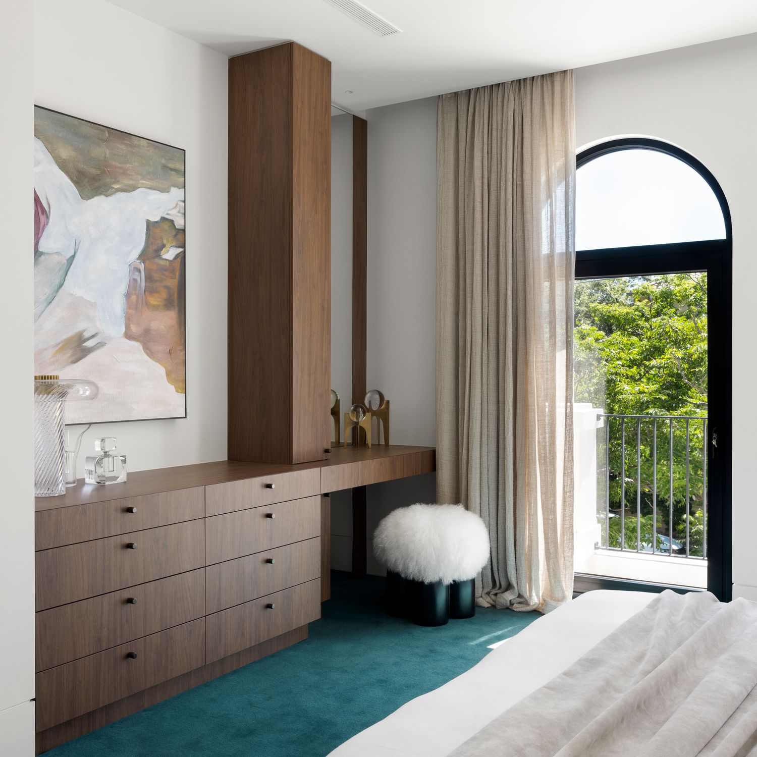 16957 - Brunswick Cupboard Knob P28xD20mm - Graphite PVD