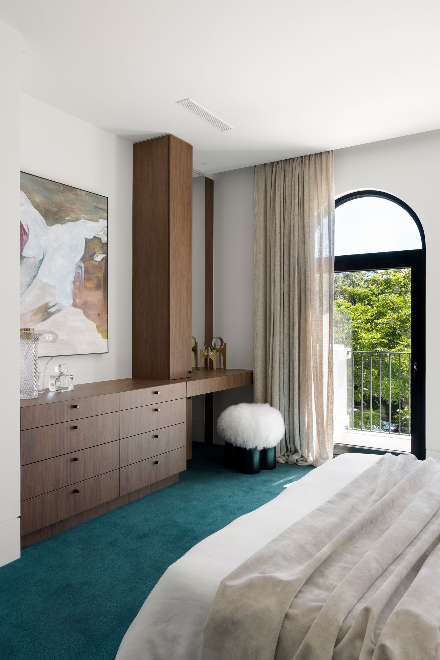 17157 - Brunswick Cupboard Knob P28xD20mm - Brushed Gold PVD