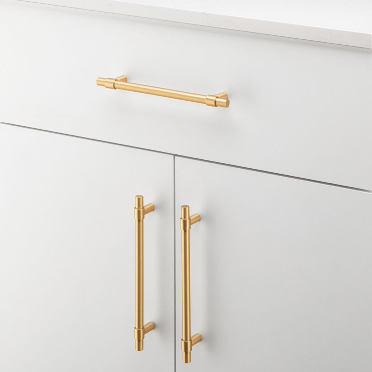 21016 - Helsinki Cabinet Pull - CTC160mm - Brushed Brass
