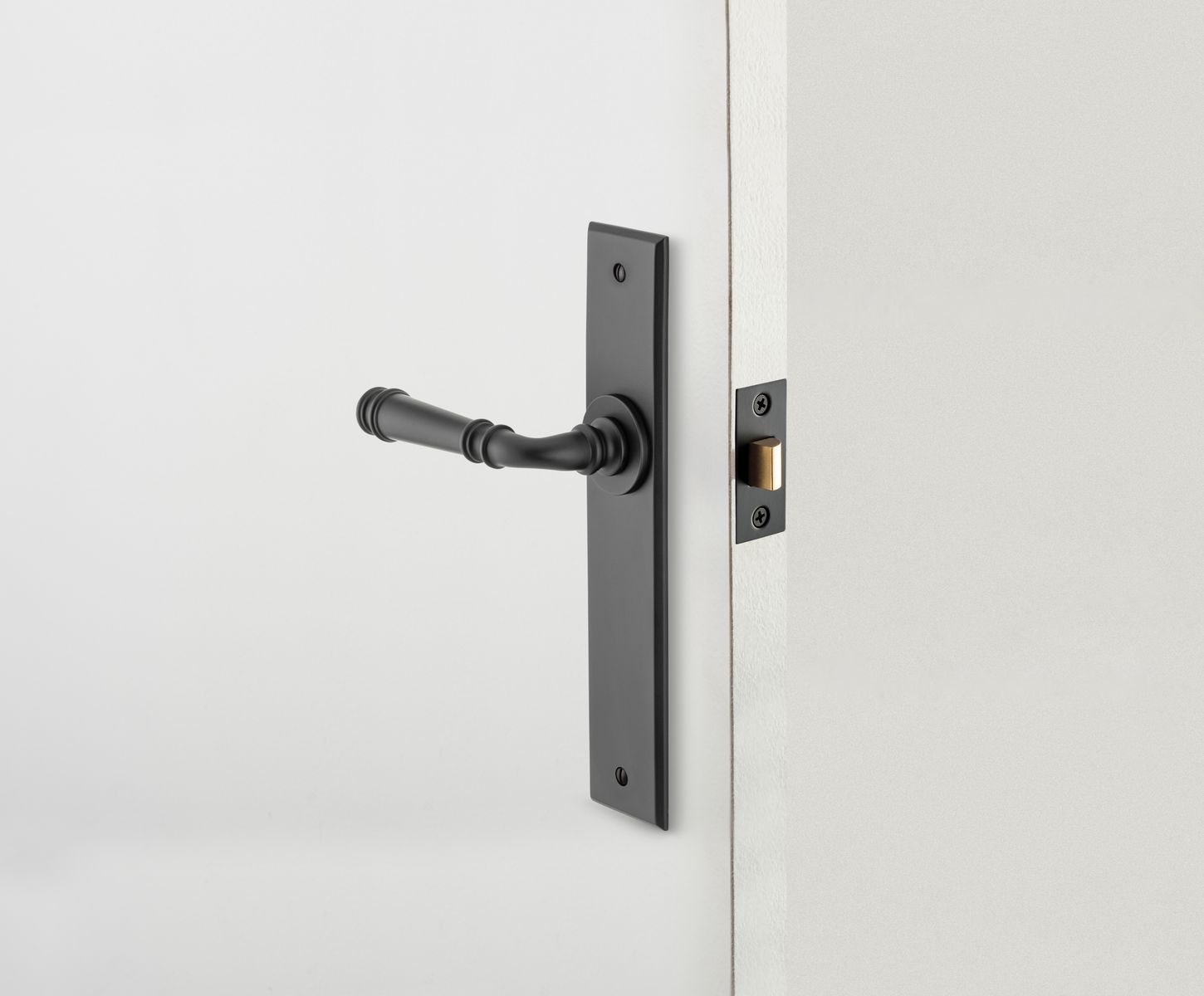 10786 - Verona Lever - Chamfered Backplate - Signature Brass - Passage