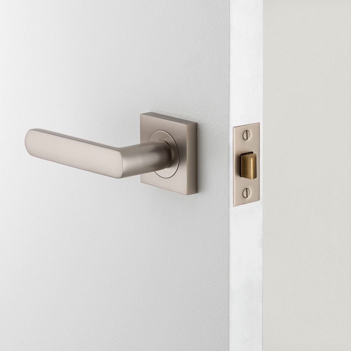 21189 - Osaka Lever - Square Rose - Satin Nickel - Passage