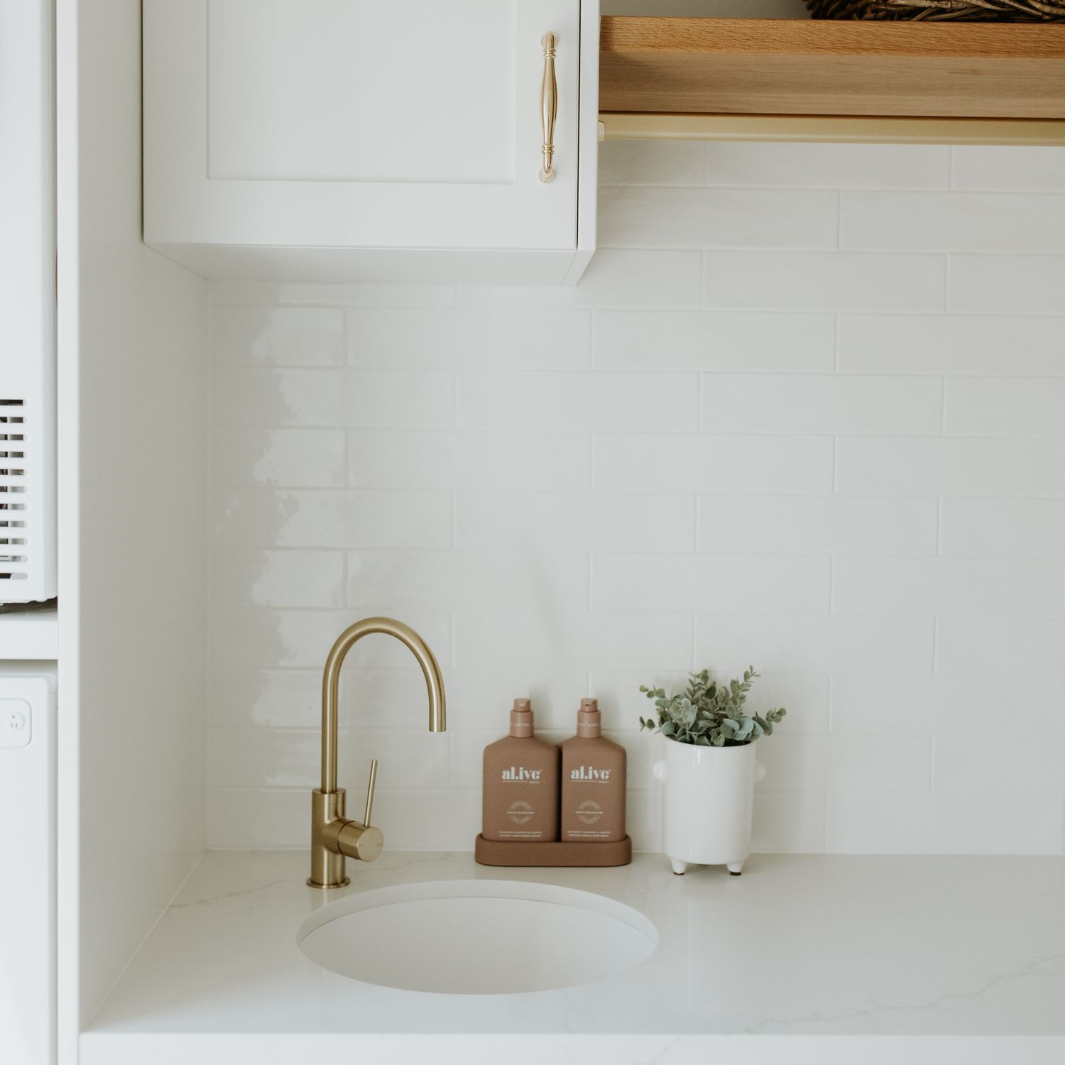 0560 - Sarlat Cupboard Knob - P27xD32mm - Signature Brass