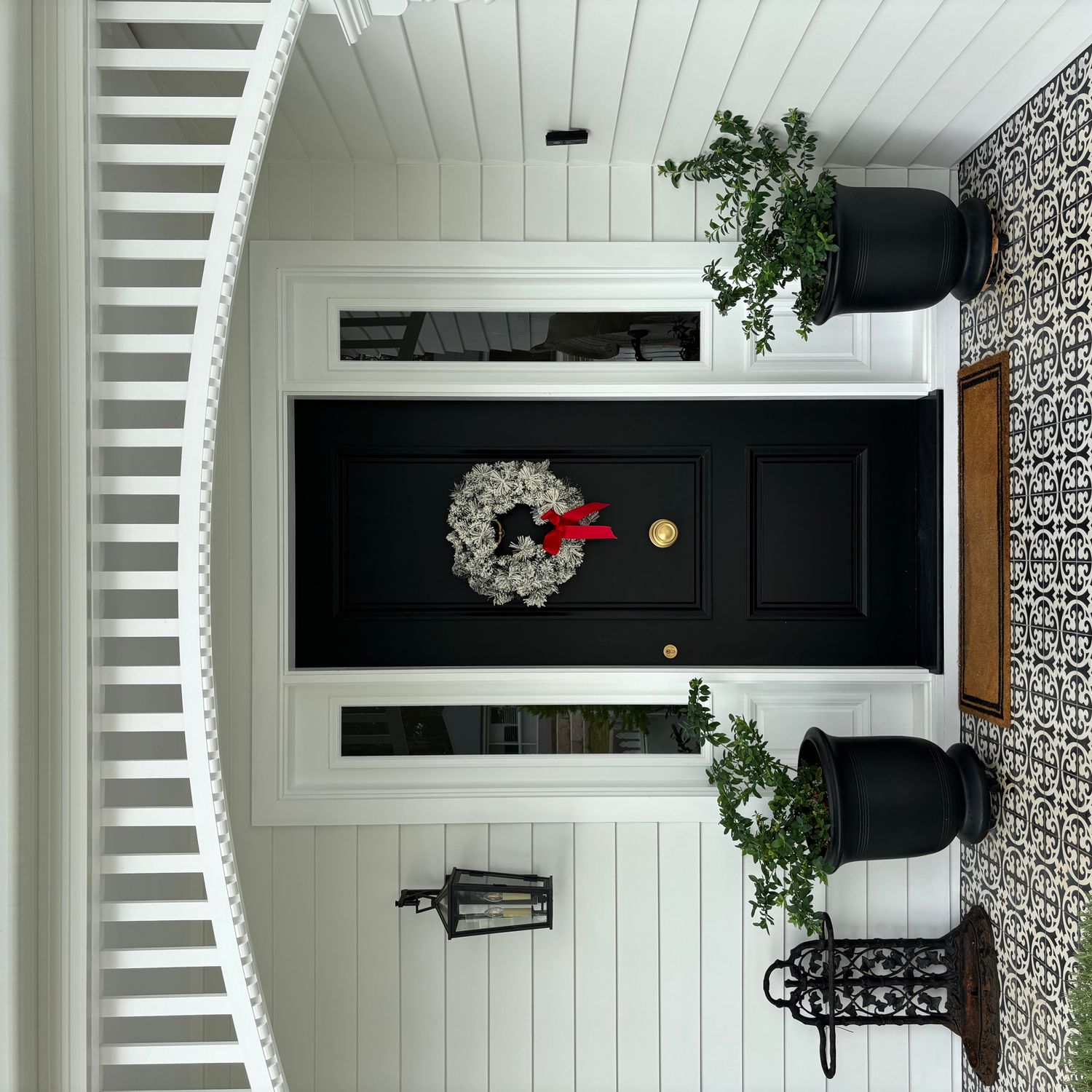 9401 - Sarlat Centre Door Knob - Signature Brass