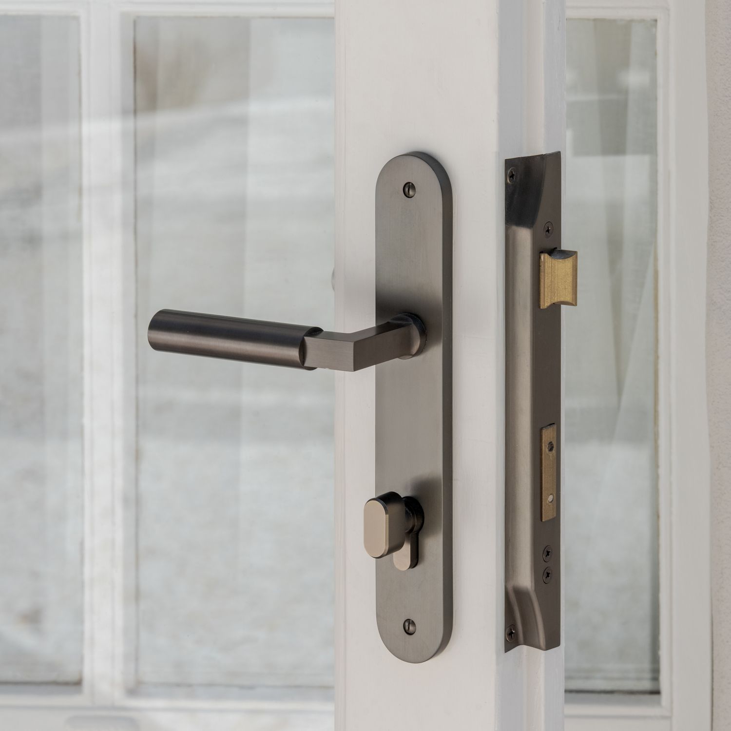 16266 - Berlin Lever - Oval Backplate - Brushed Gold PVD - Passage