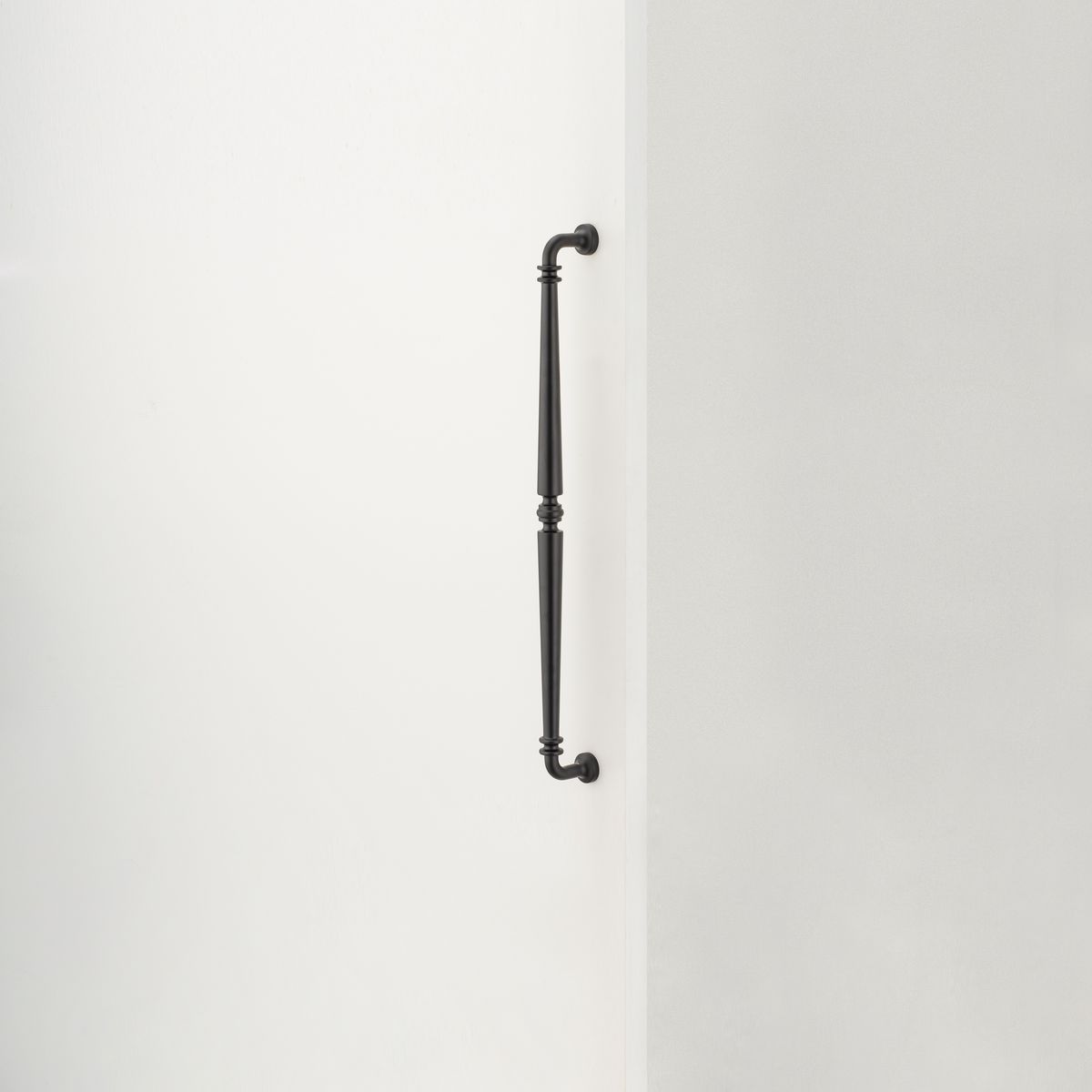 20053 - Sarlat Pull Handle - 600mm - Matt Black