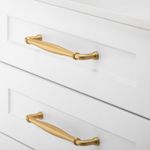 21081 - Sarlat Cabinet Pull - CTC256mm - Signature Brass