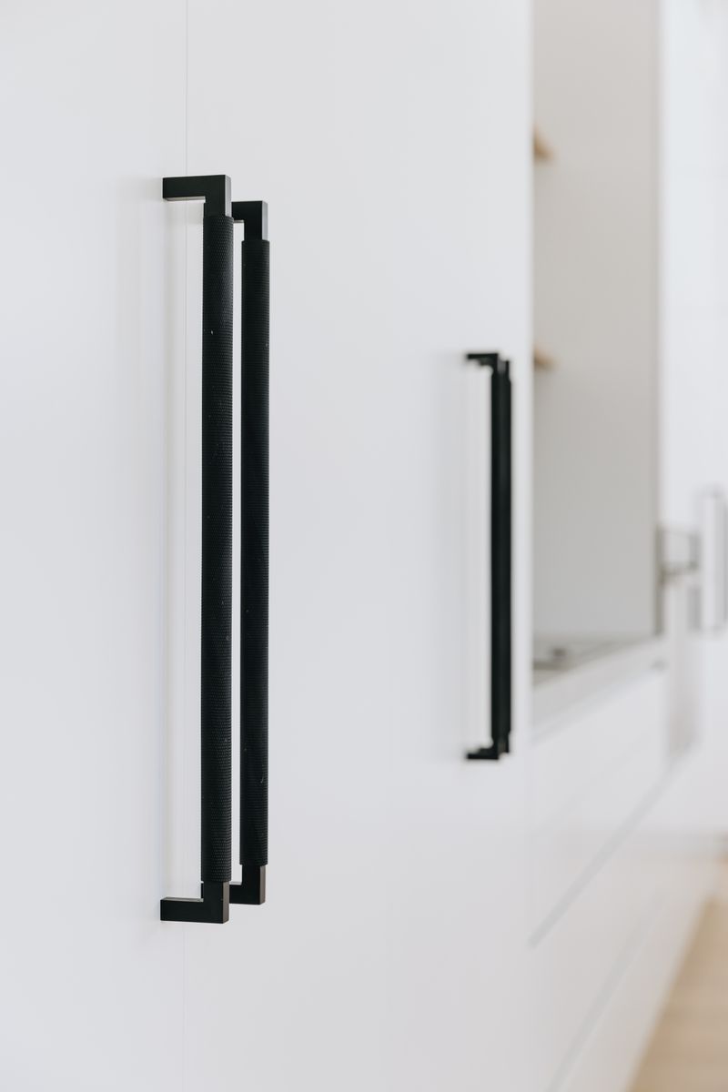 22131 - Brunswick Cabinet Pull - CTC320mm - Matt Black