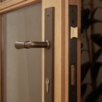 10700E85 - Sarlat Lever - Rectangular Backplate - Signature Brass - Entrance