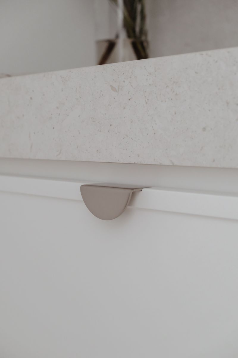 20939 - Osaka Lip Drawer Pull - Satin Nickel