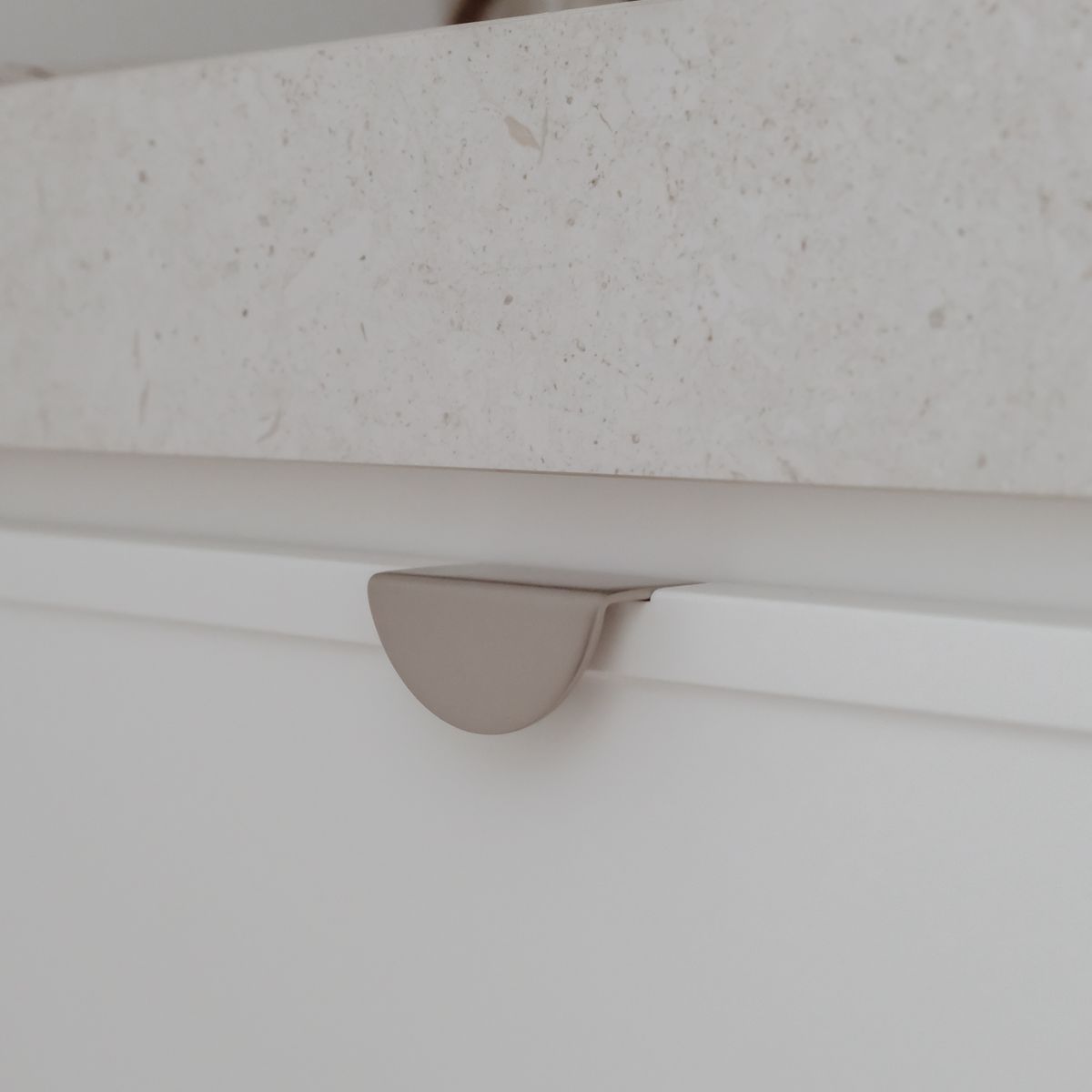 20939 - Osaka Lip Drawer Pull - Satin Nickel