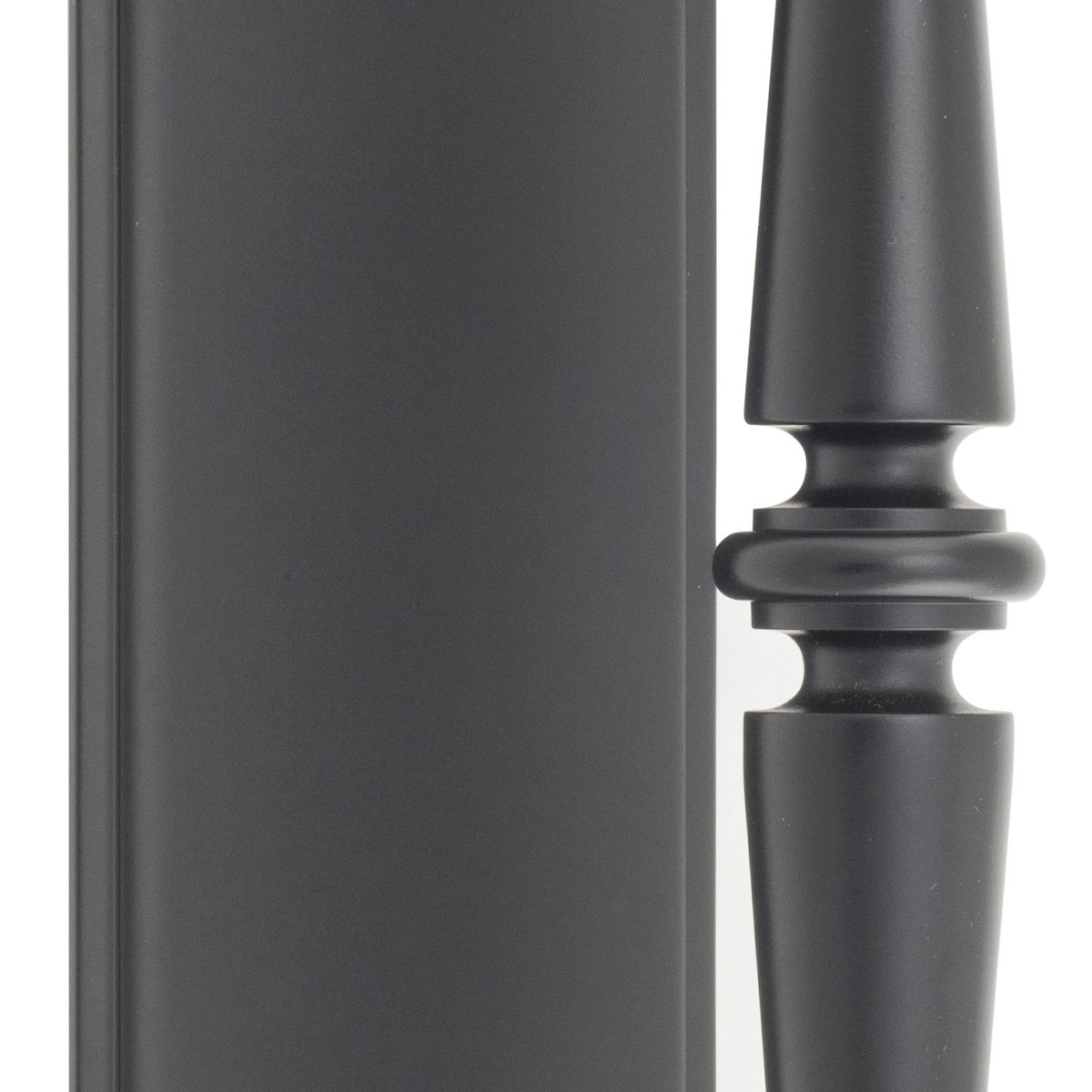 9343 - Sarlat Pull Handle on Backplate - Matt Black