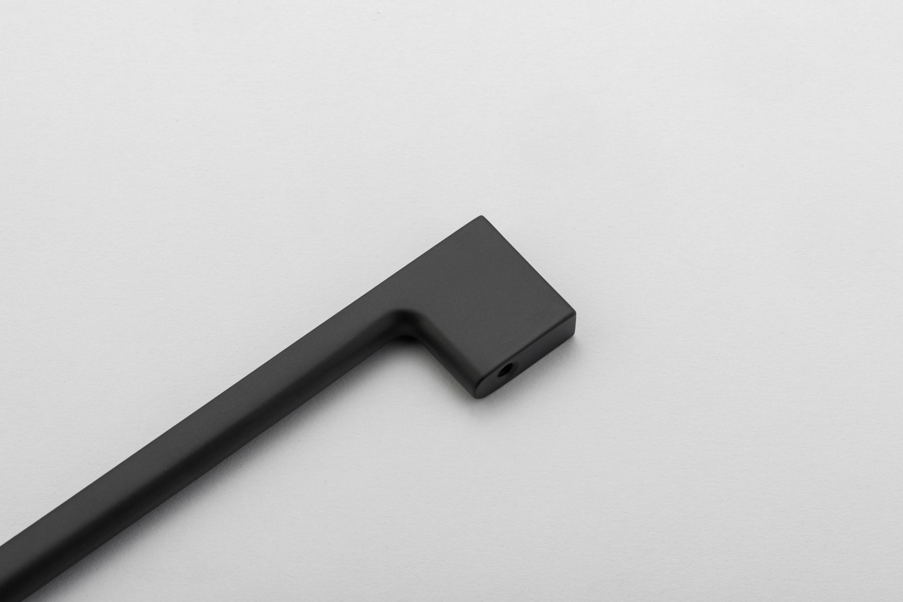 0528 - Cali Cabinet Pull - 160mm - Matt Black