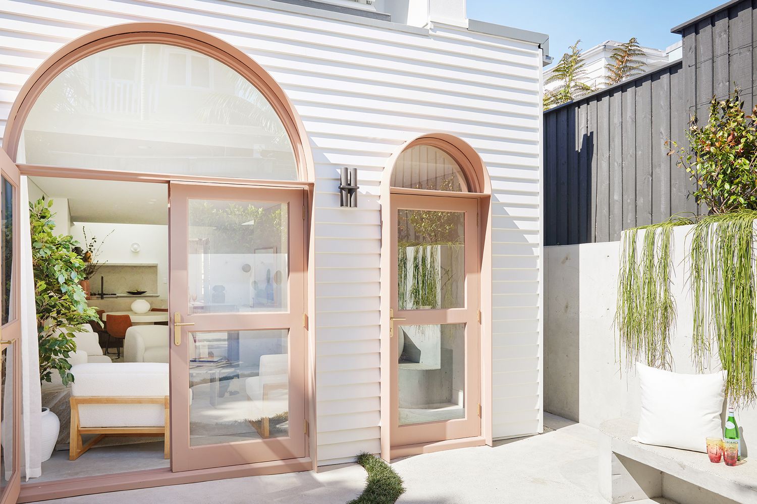 16400 - Helsinki Lever - Oval Backplate - Brushed Gold PVD - Passage