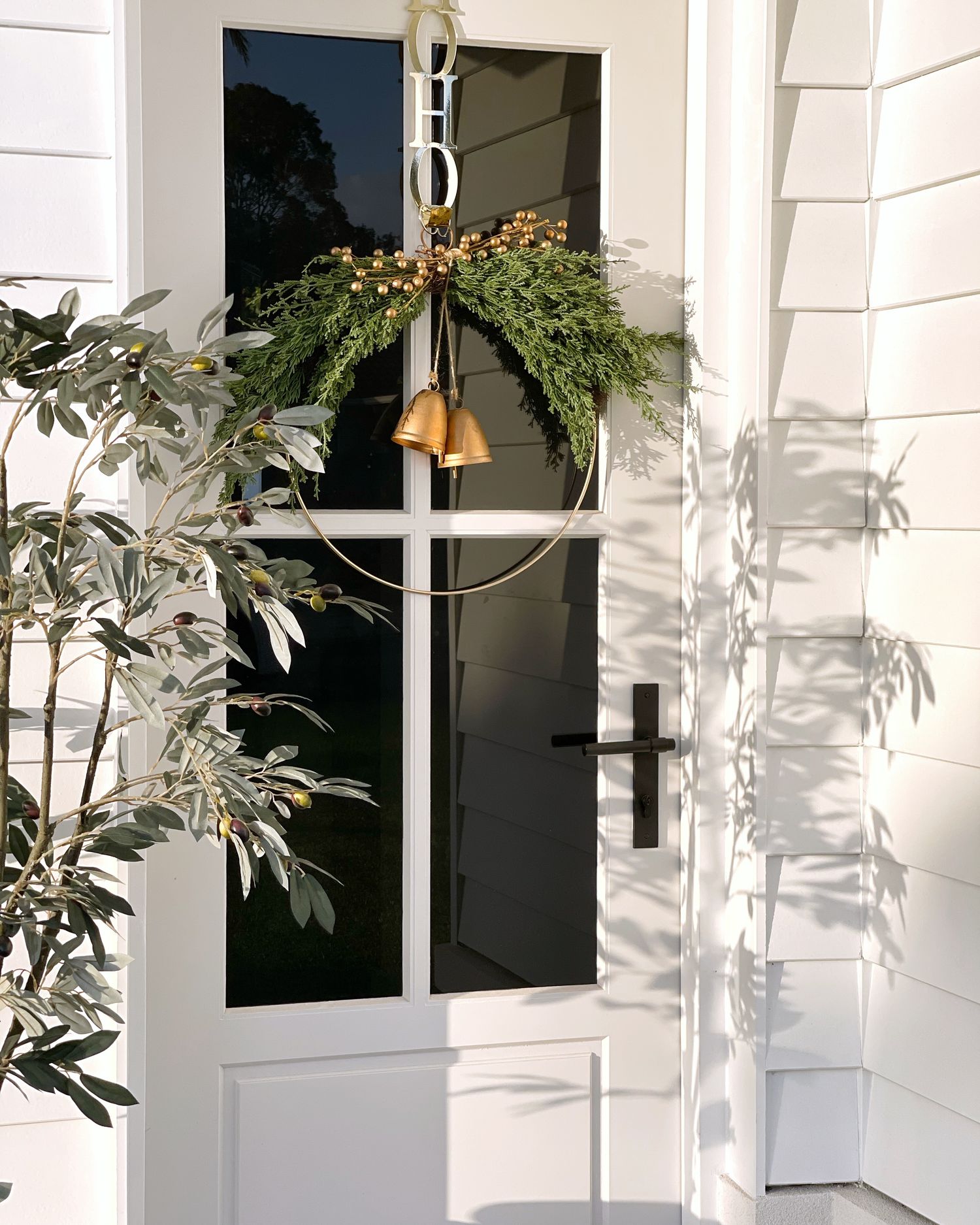 16396 - Helsinki Lever - Rectangular Backplate - Brushed Gold PVD - Passage