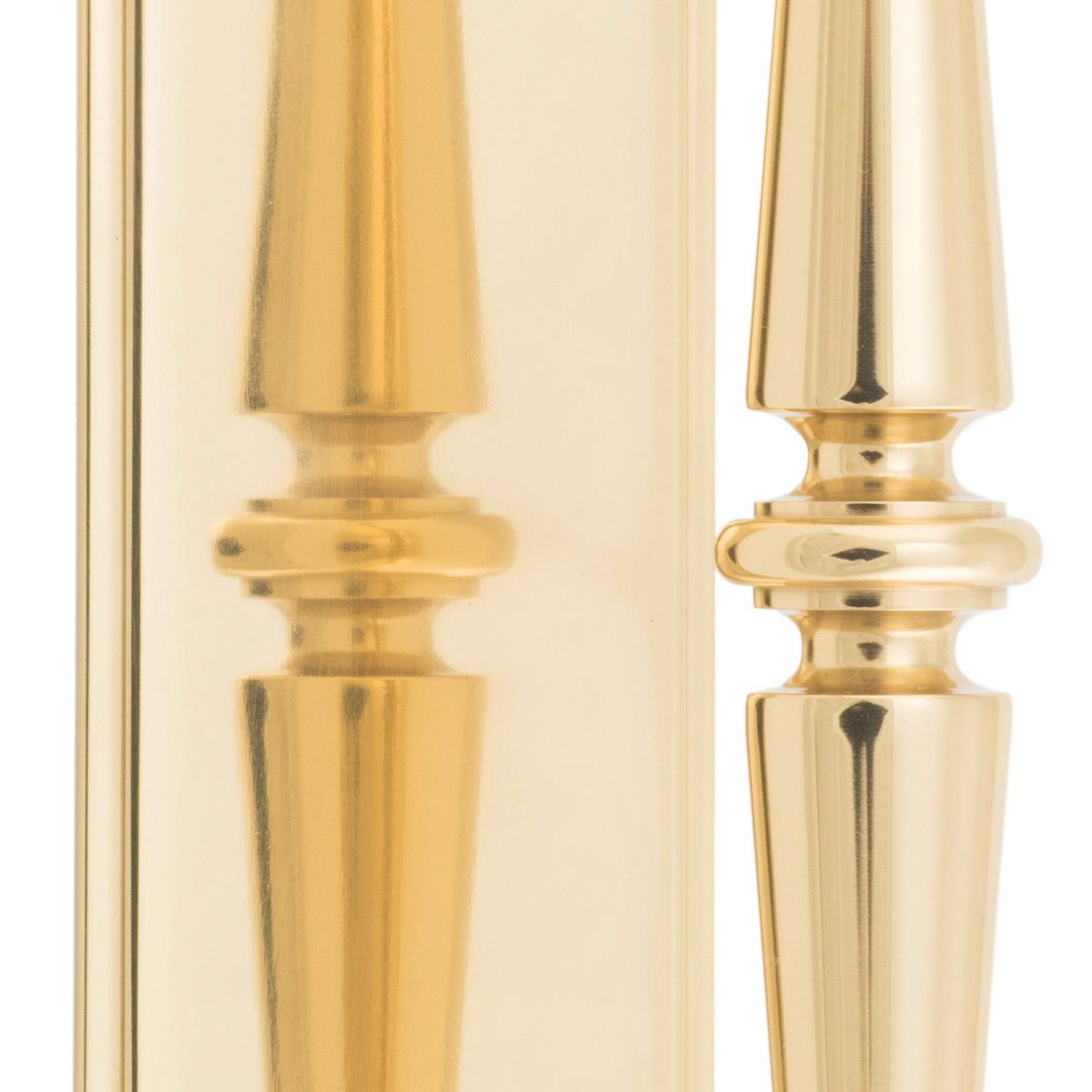 9340 - Sarlat Pull Handle on Backplate - Polished Brass