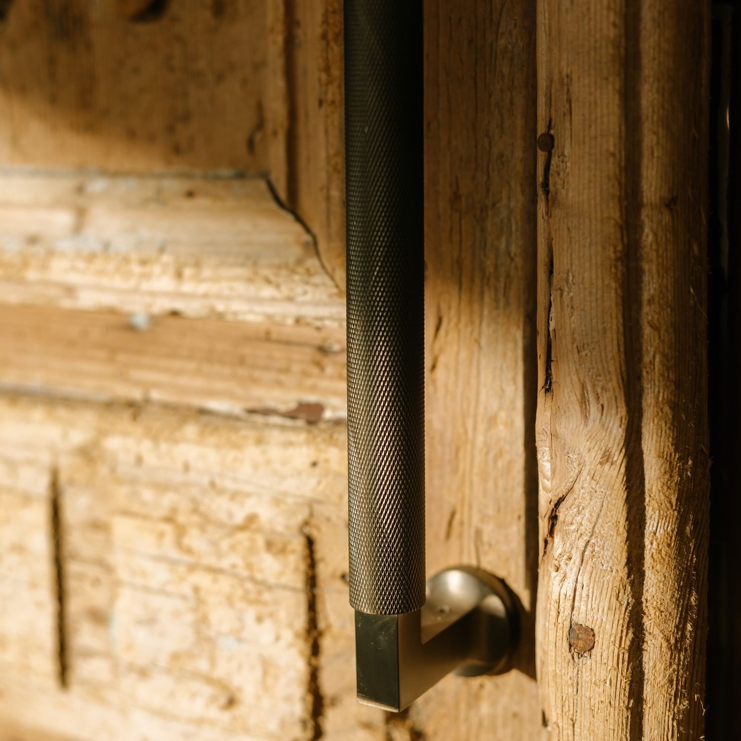 9435 - Brunswick Pull Handle - 450mm - Brushed Chrome