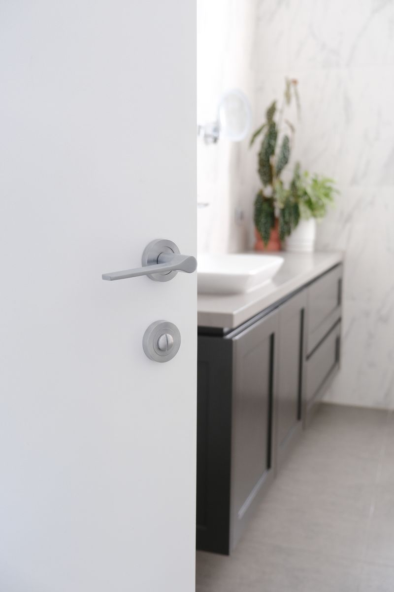 0365KPRIV60 - Como Lever - Round Rose Privacy Kit - Brushed Chrome - Privacy
