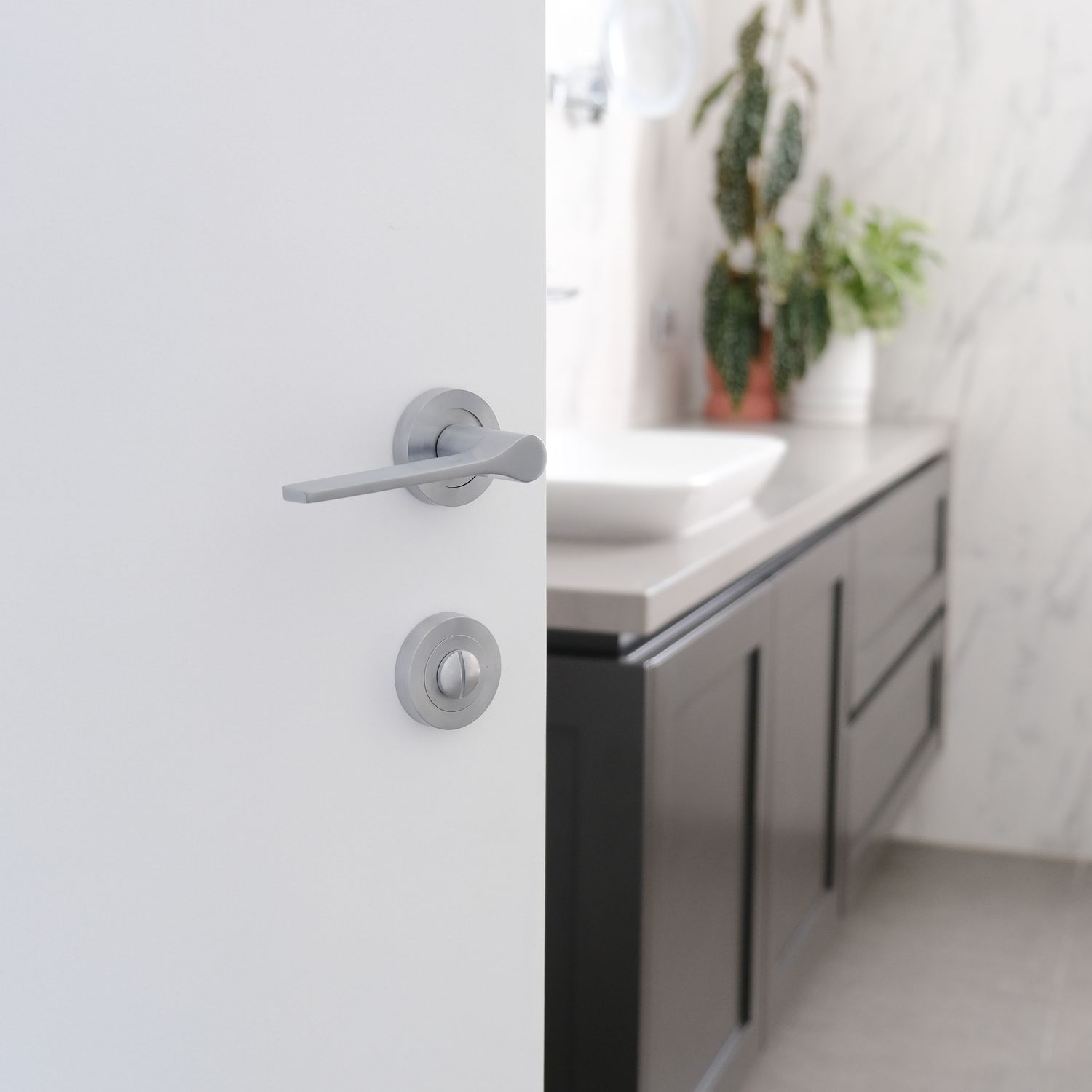 0365 - Como Lever - Round Rose - Brushed Chrome - Passage