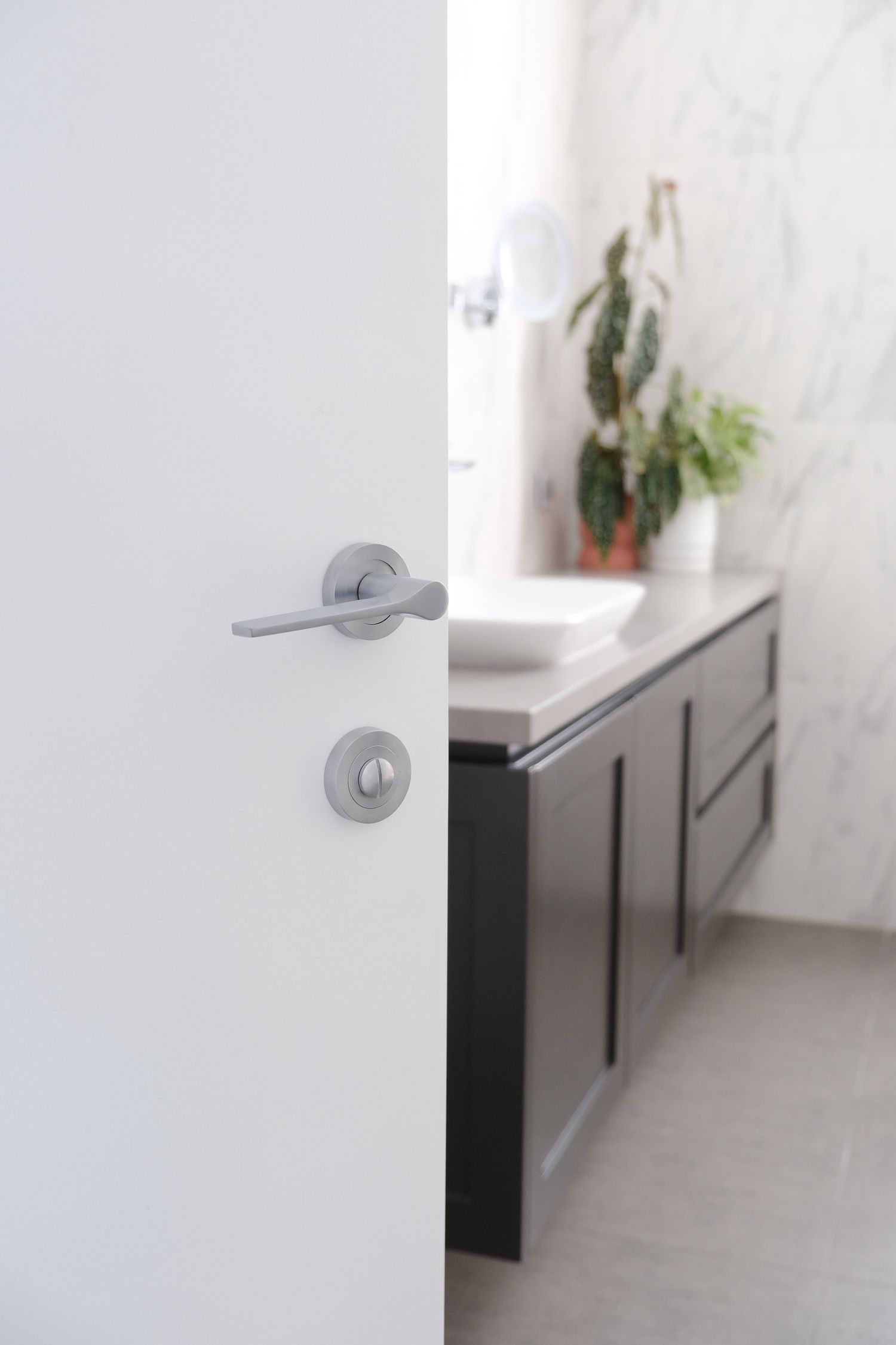 0455 - Como Lever - Round Rose - Brushed Brass - Passage