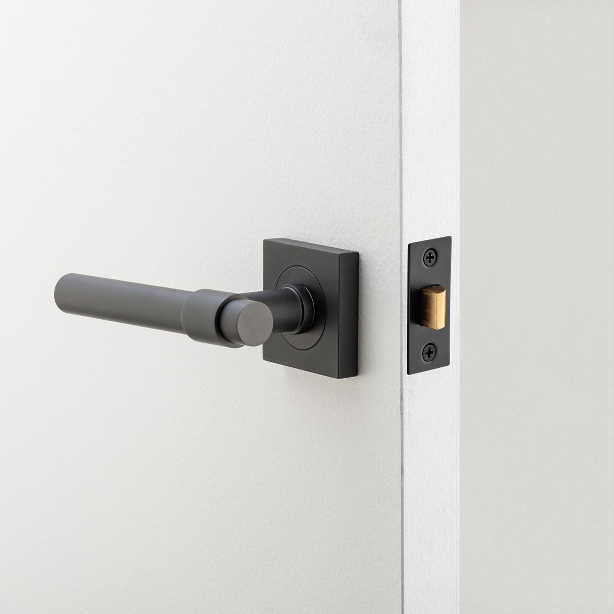 21203 - Helsinki Lever - Square Rose - Matt Black - Passage