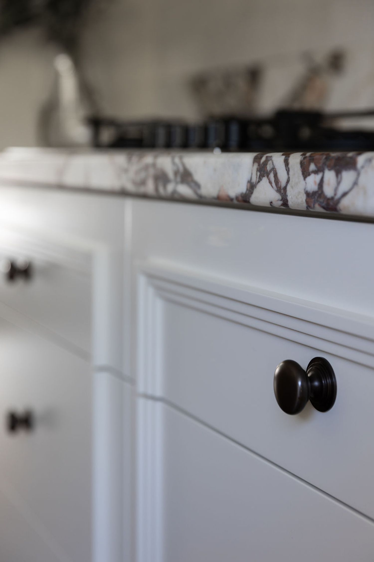 17117 - Sarlat Cupboard Knob – P27xD32mm - Brushed Gold PVD