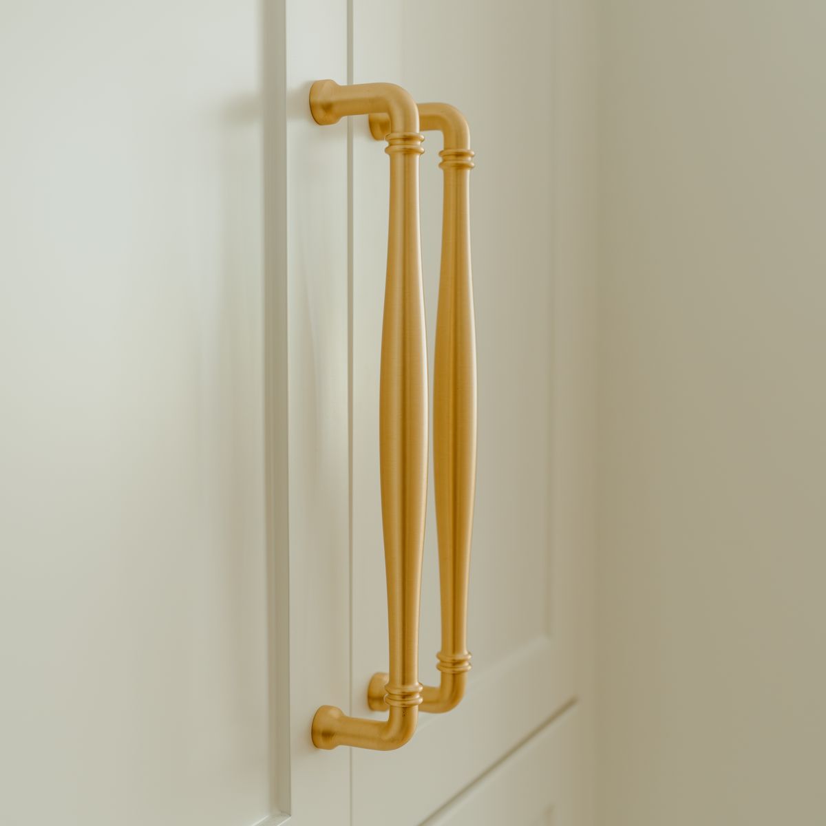 21086 - Sarlat Cabinet Pull - CTC256mm - Brushed Brass