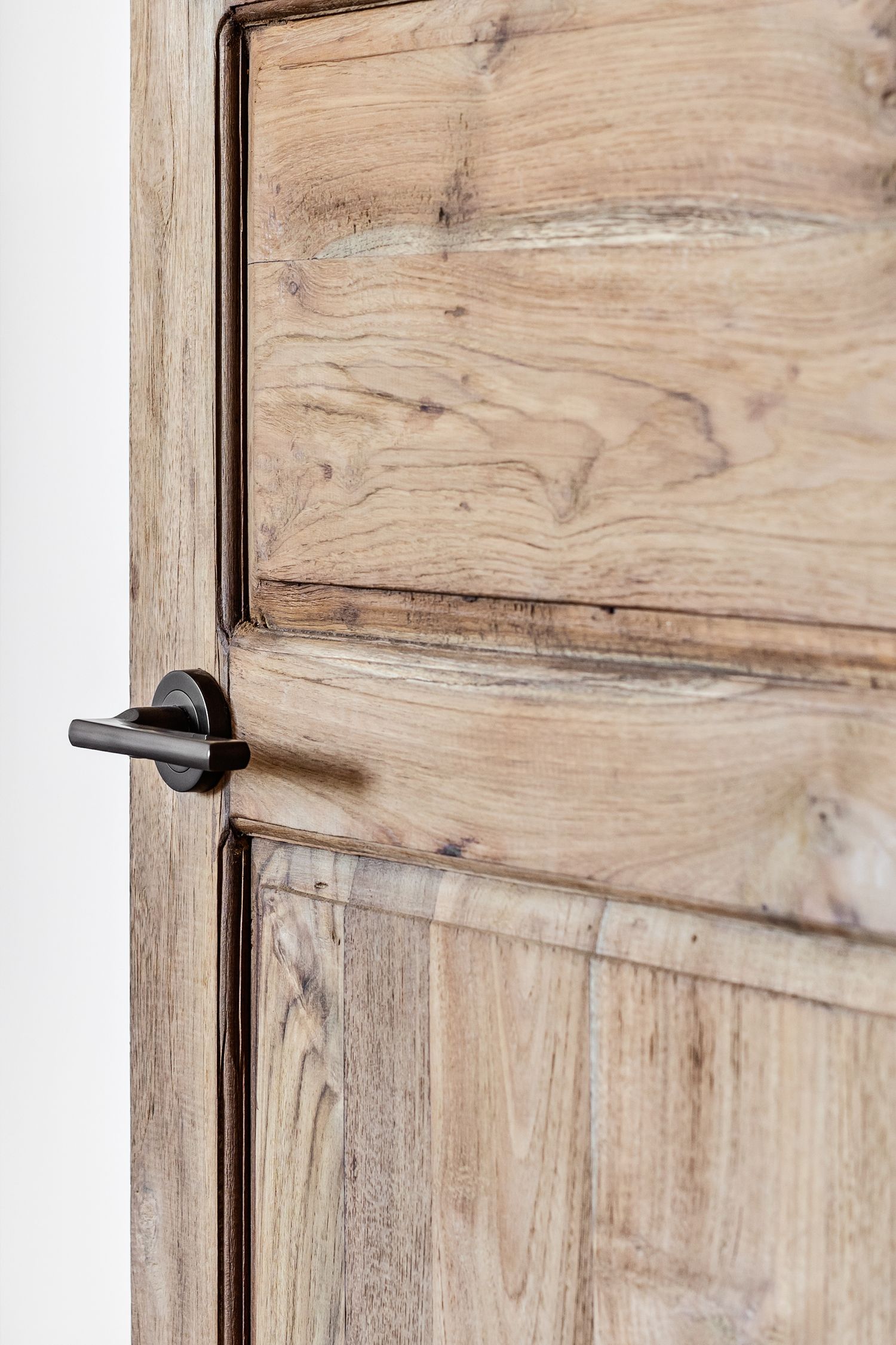 9219 - Baltimore Lever - Round Rose - Satin Nickel - Passage