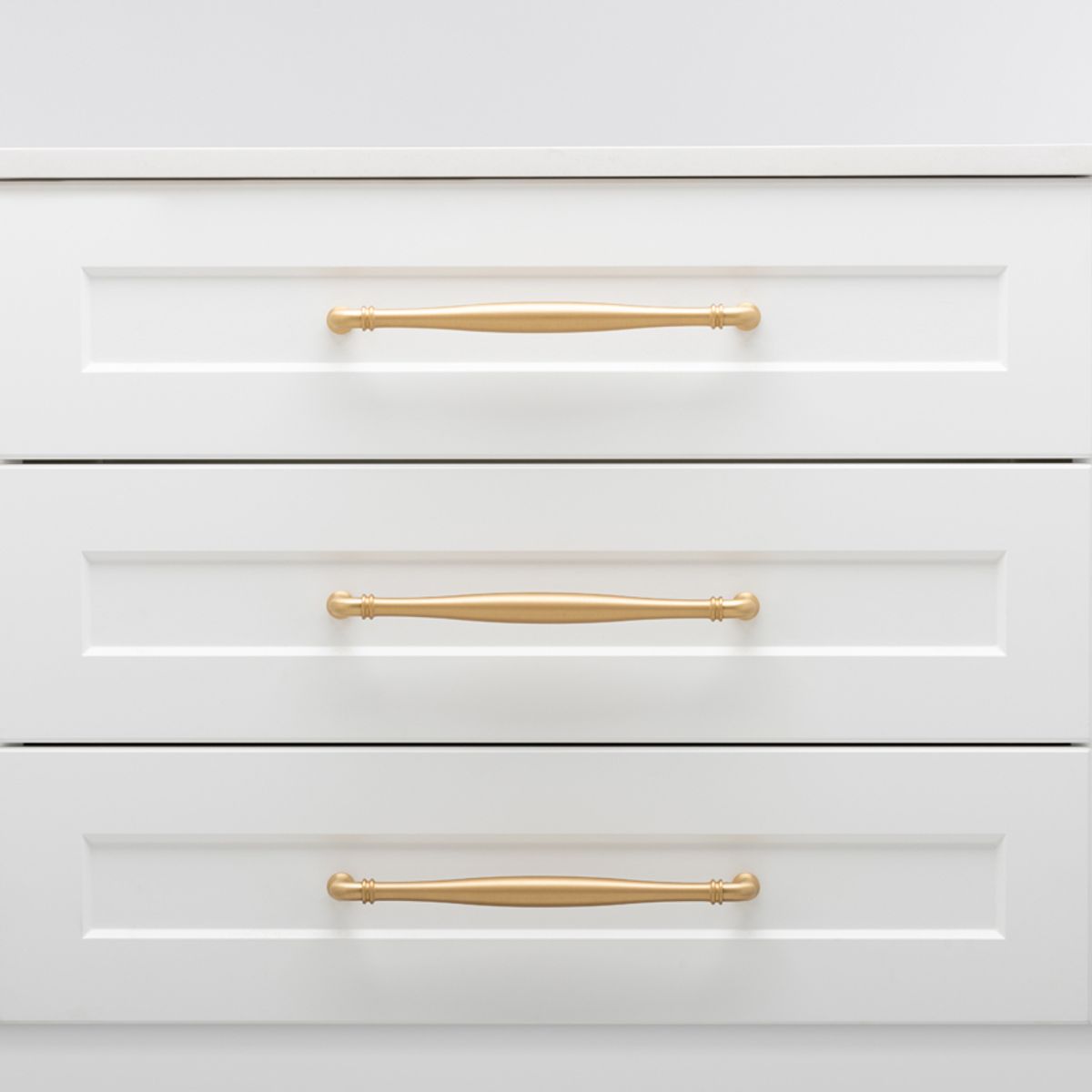 21081 - Sarlat Cabinet Pull - CTC256mm - Signature Brass