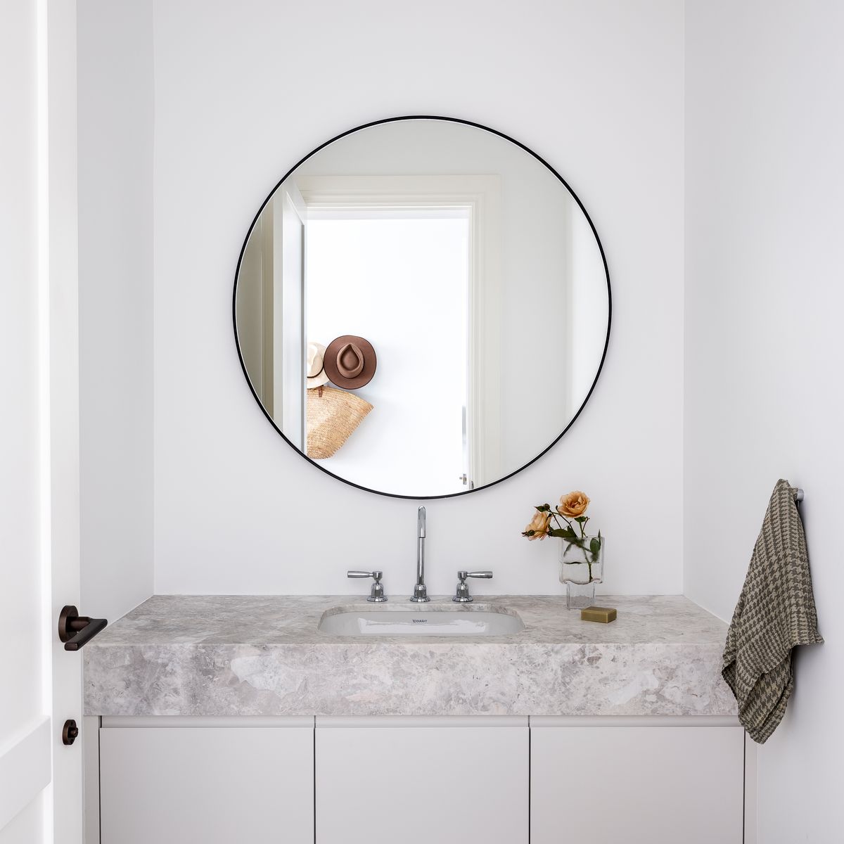 9211 - Baltimore Lever - Round Rose - Signature Brass - Passage