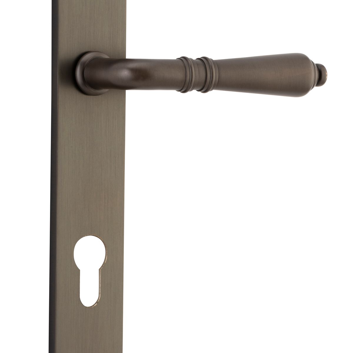 10700E85 - Sarlat Lever - Rectangular Backplate - Signature Brass - Entrance