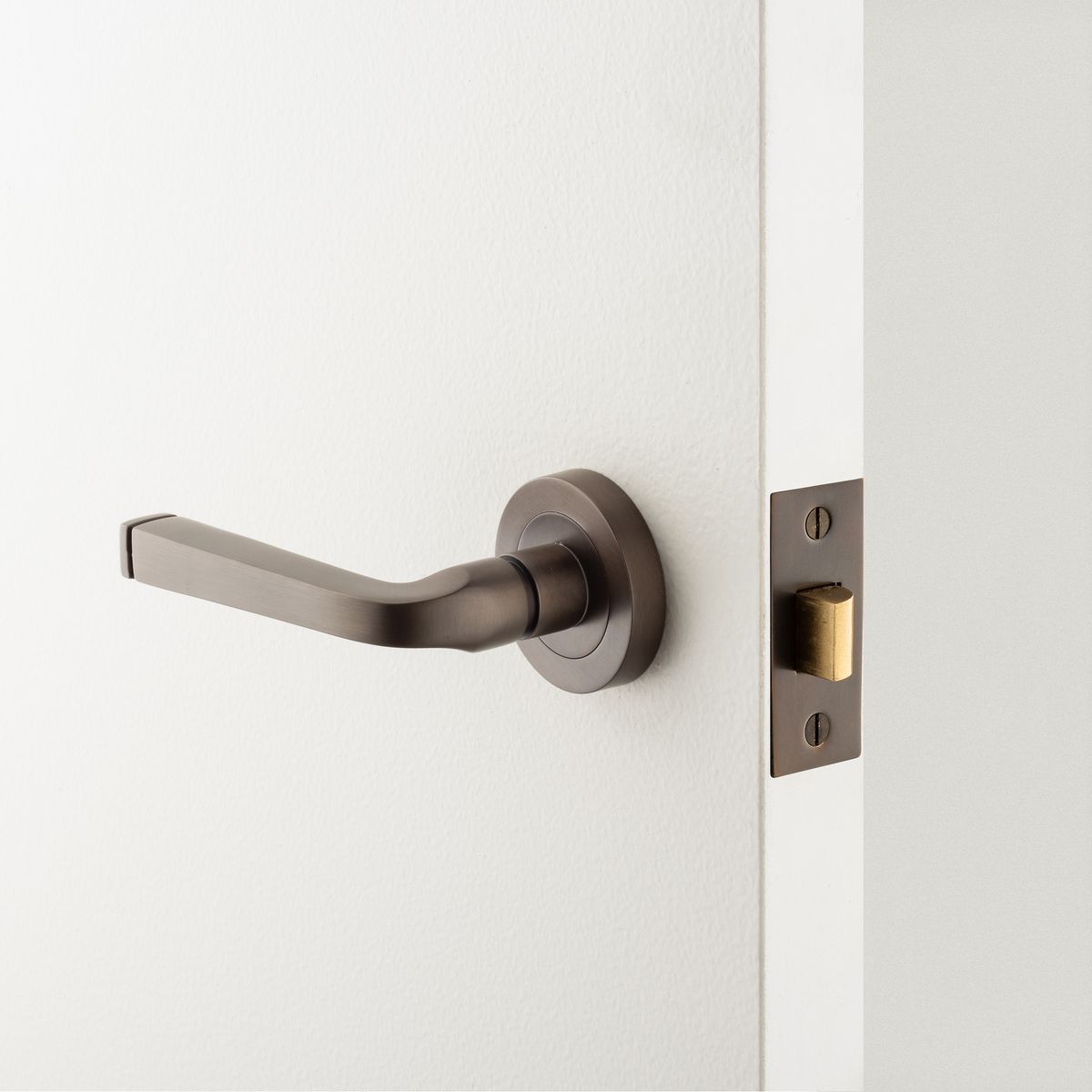 0321 - Annecy Lever - Round Rose - Signature Brass - Passage