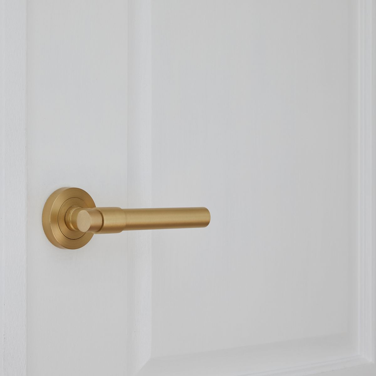 20626 - Helsinki Lever - Round Rose - Brushed Brass - Passage