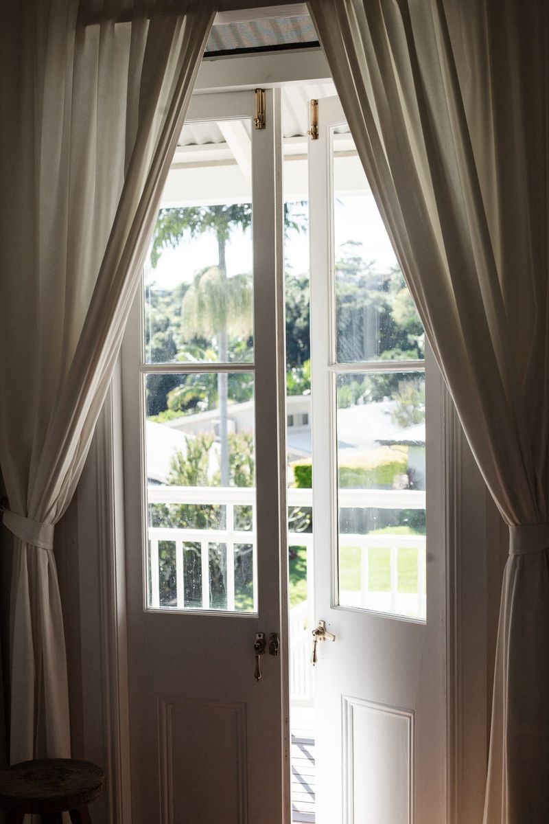 Teardrop French Door Fastener