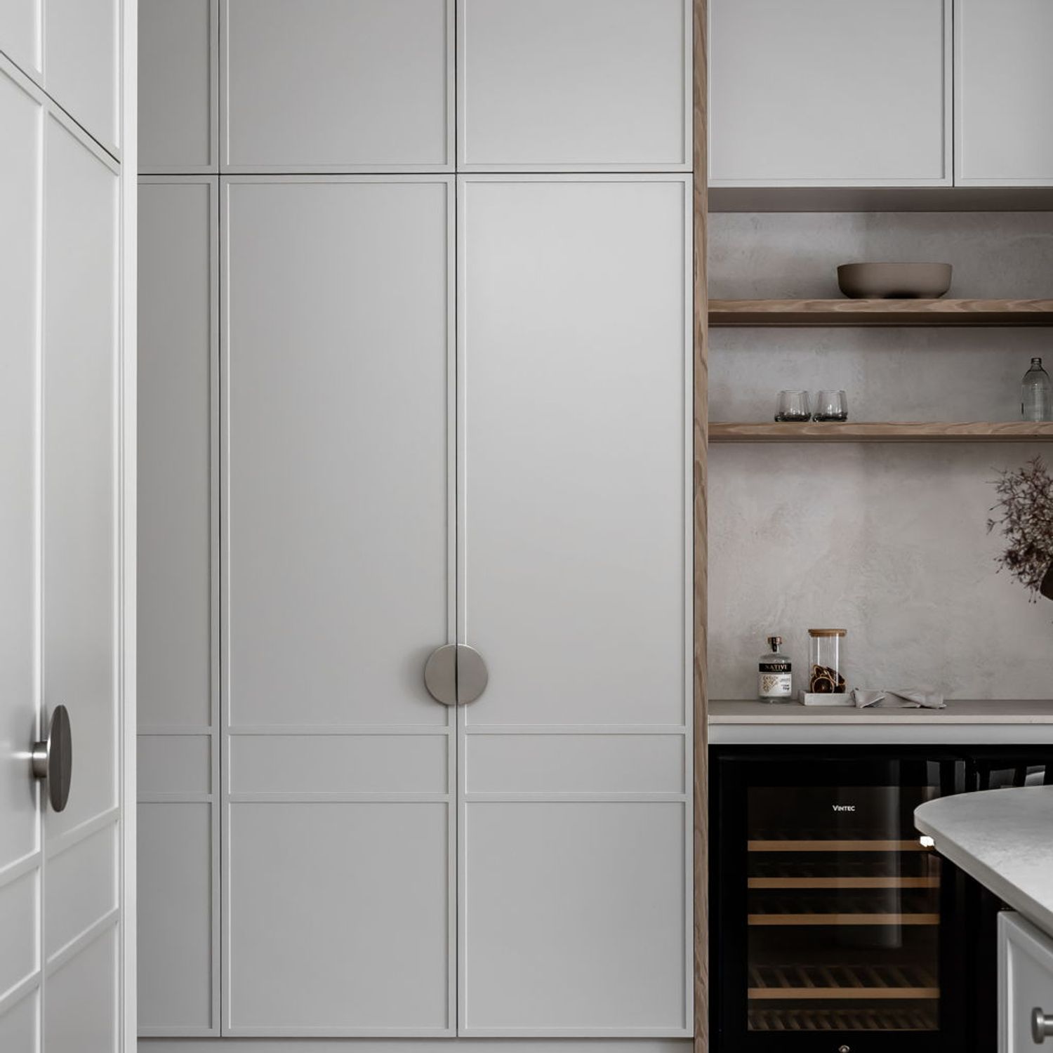 21336 - Osaka Cupboard Pull - Brushed Brass