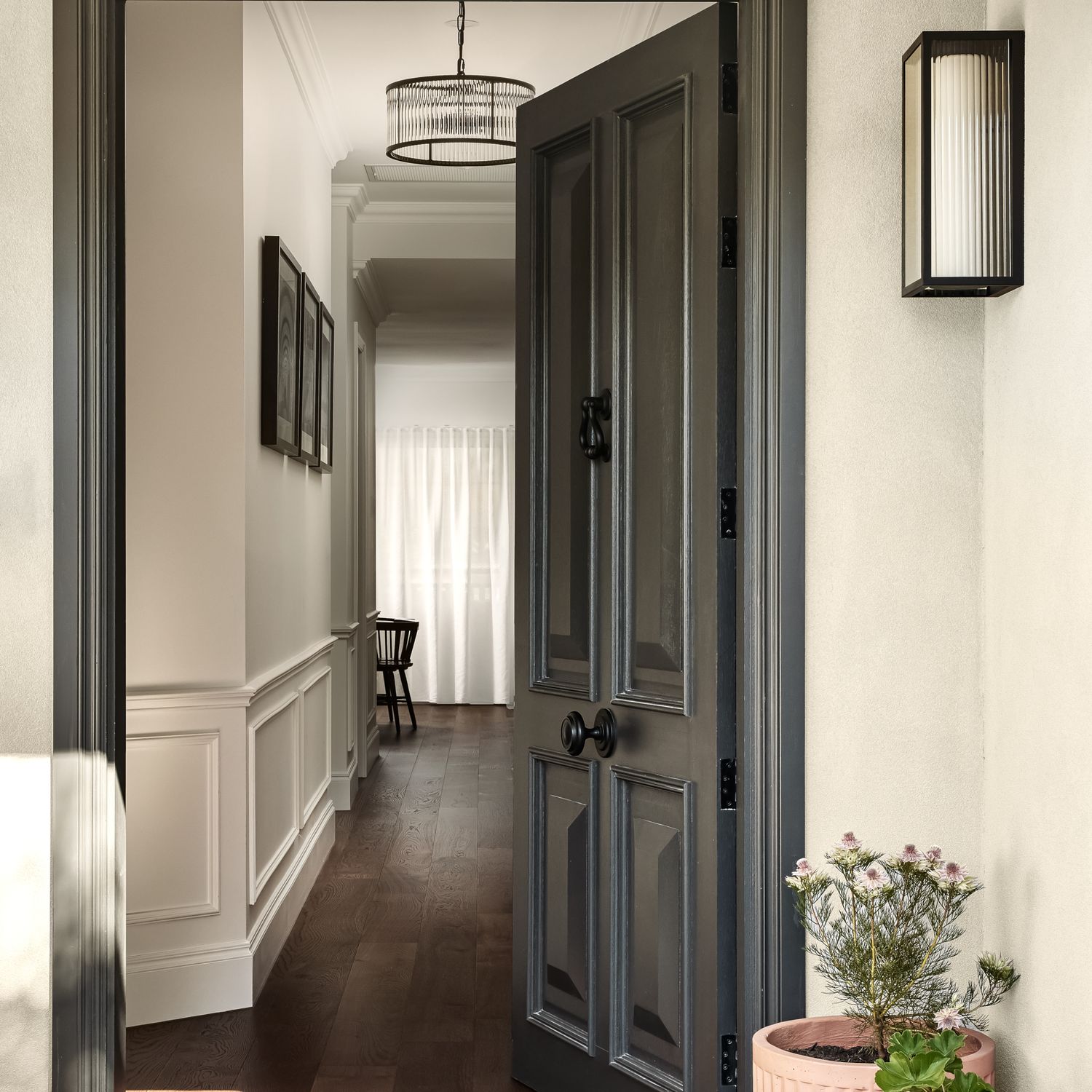 9401 - Sarlat Centre Door Knob - Signature Brass