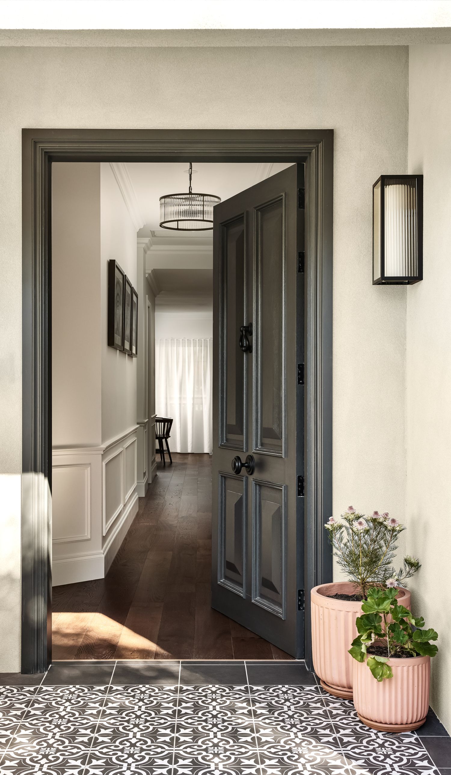 4502 - Sarlat Centre Door Knob - Brushed Brass