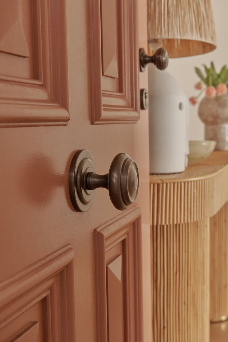 9401 - Sarlat Centre Door Knob - Signature Brass