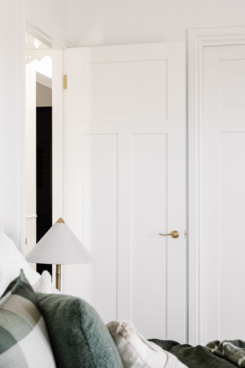 20796 - Stirling Lever - Round Rose - Brushed Brass - Passage
