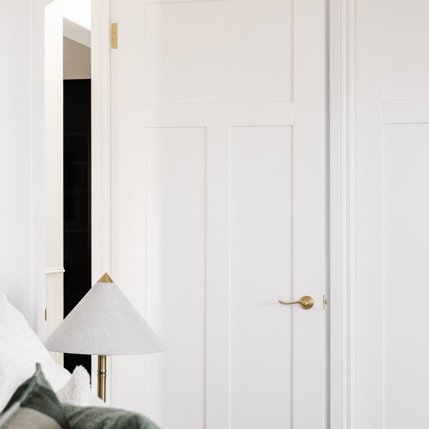 20799 - Stirling Lever - Round Rose - Satin Nickel - Passage