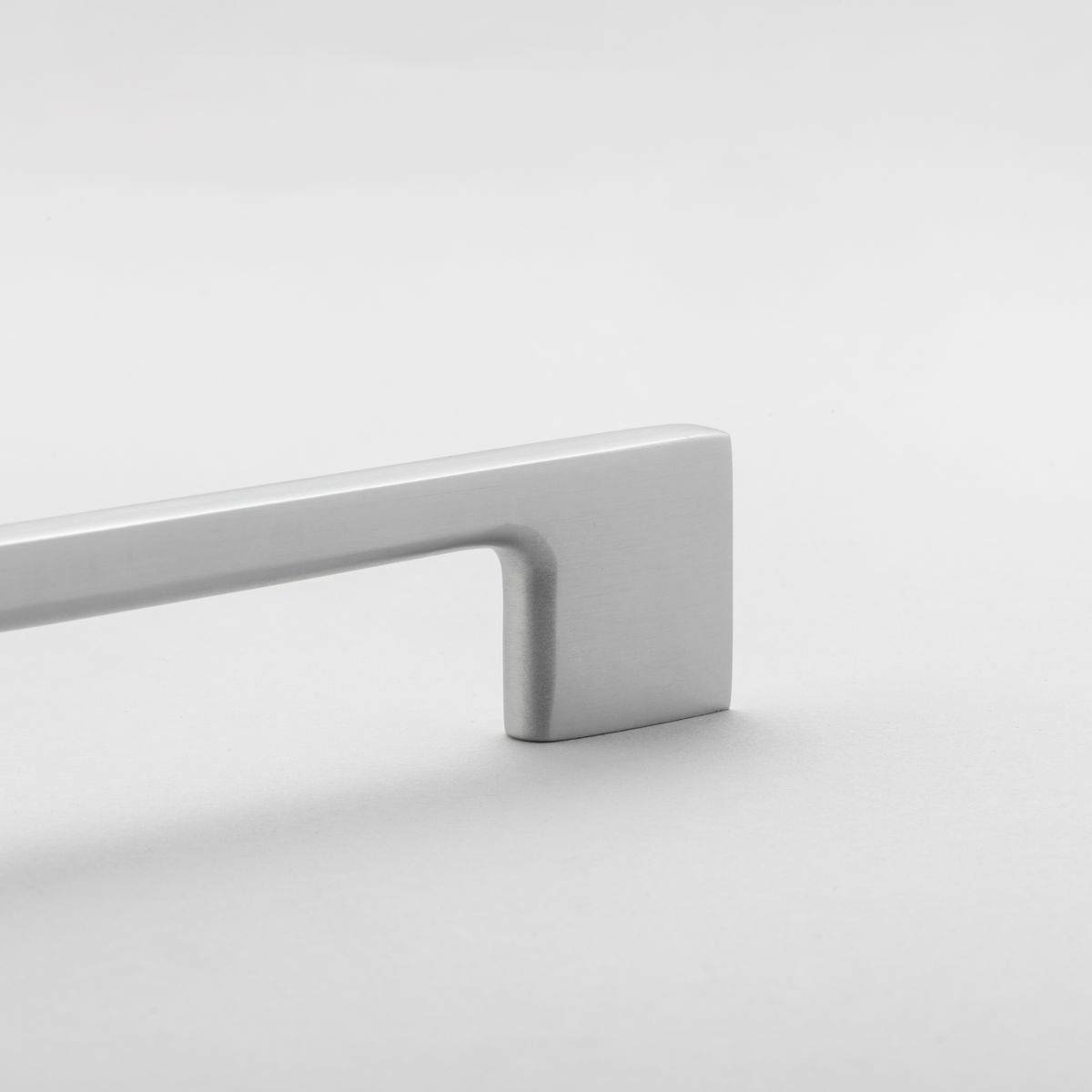 0536 - Cali Cabinet Pull - 160mm - Brushed Chrome